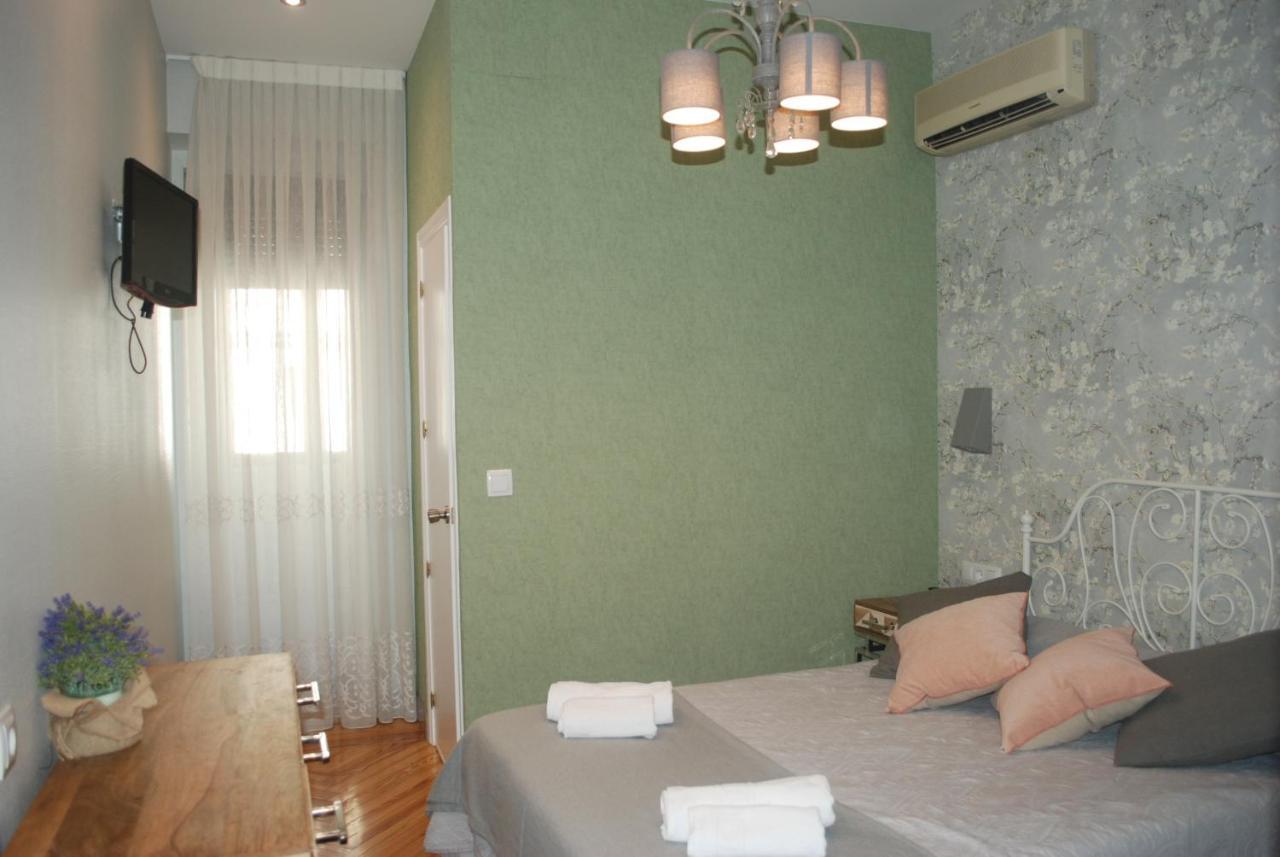 Hostal Avenida Madri Exterior foto
