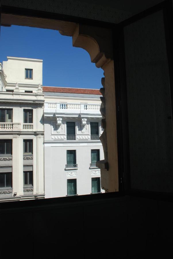 Hostal Avenida Madri Exterior foto